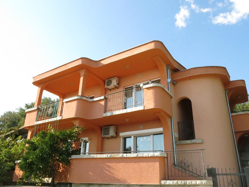 Apartments Victoriya Sutomore Εξωτερικό φωτογραφία